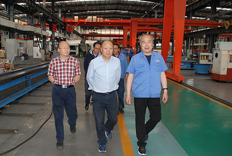 甘肅省發(fā)改委領(lǐng)導來星火機床公司調(diào)研