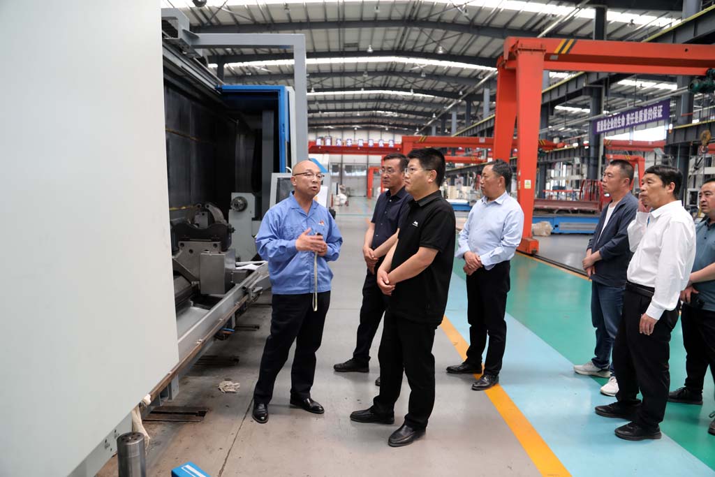 市直機關重大項目踐學活動組成員參觀星火公司