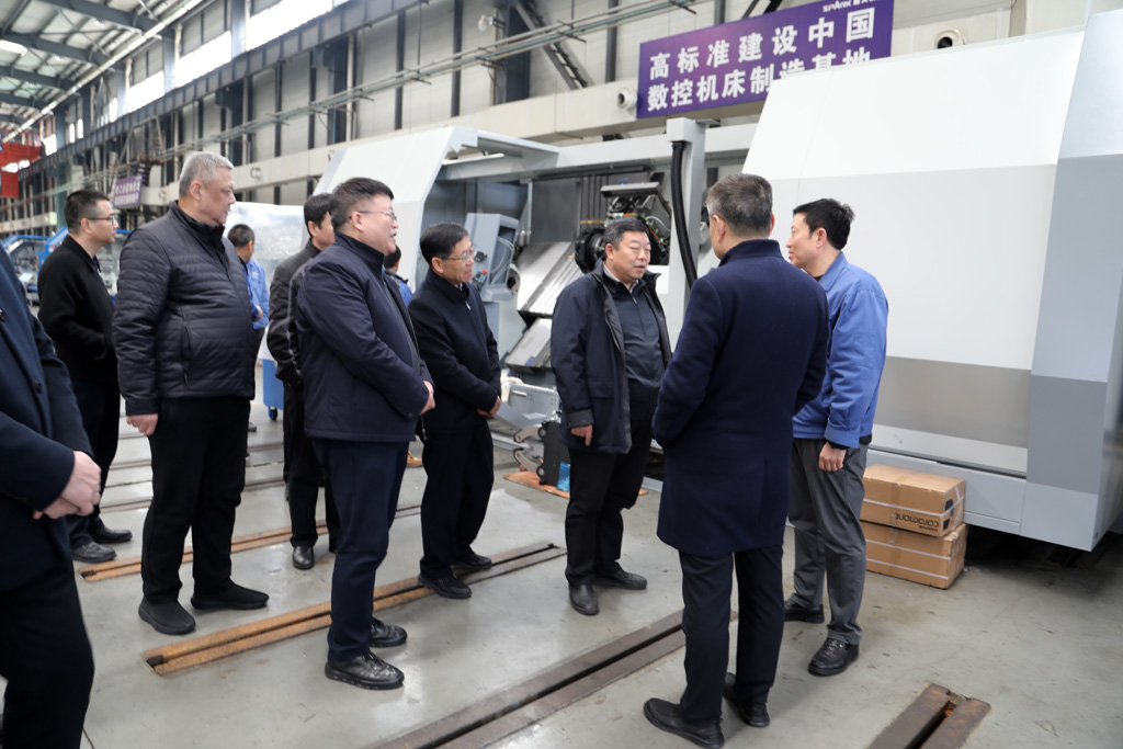 寶雞市政協調研組來星火數控參觀考察